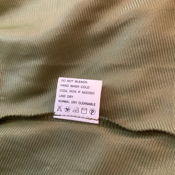 Dress - Picture 8 of 8